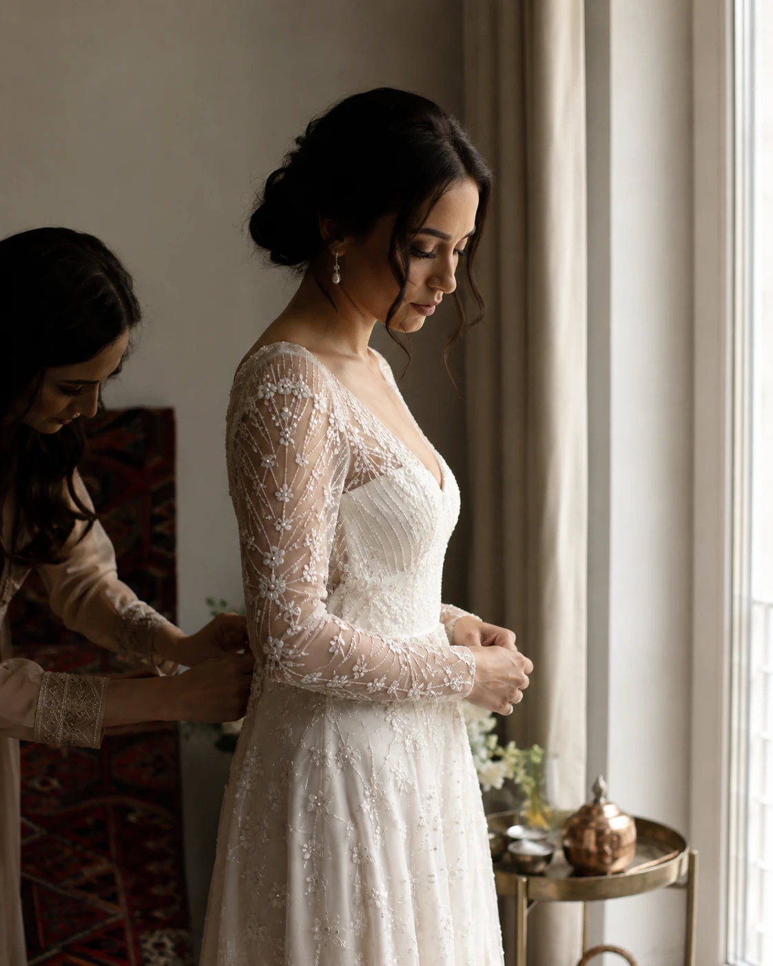 Braut Berlin — Hochzeitskleid Vorbereitung am Morgen